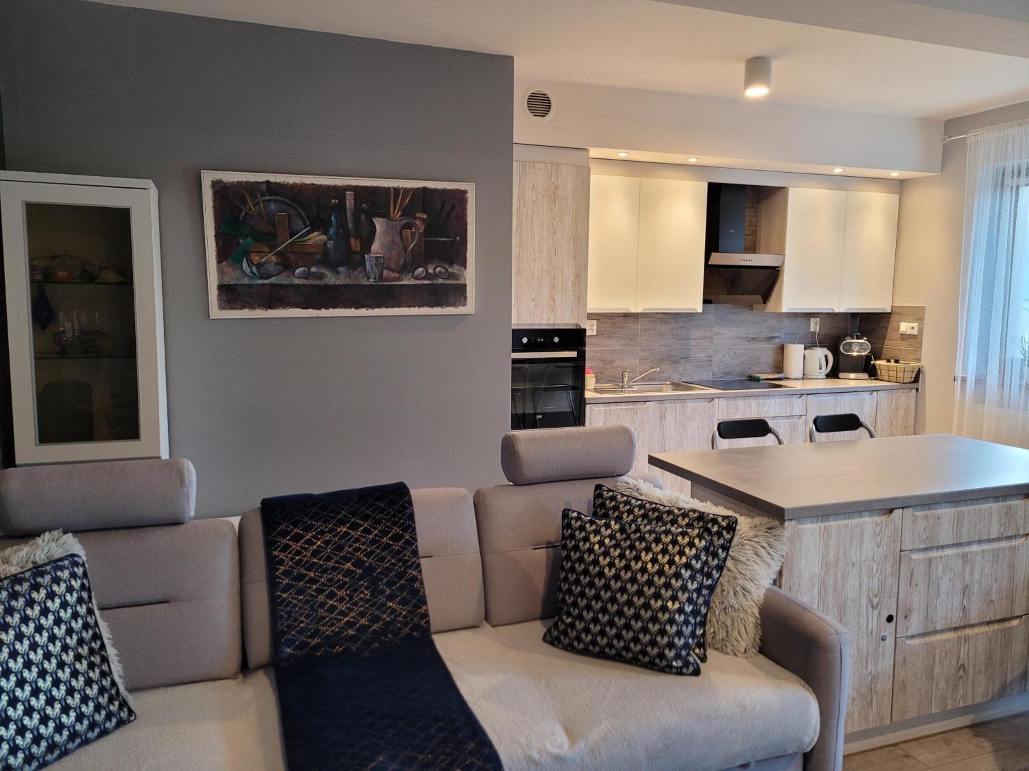 Apartament Lilla Jelenia Gora Bagian luar foto